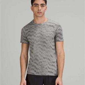 NWT Lululemon Metal Vent Breathe Short Sleeve Shirt